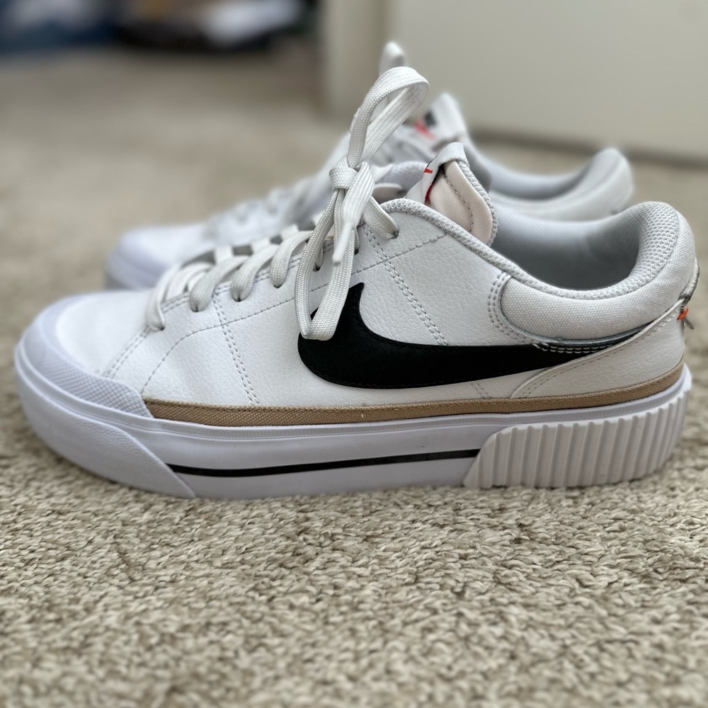 Nike Court Legacy Lift Sneakers